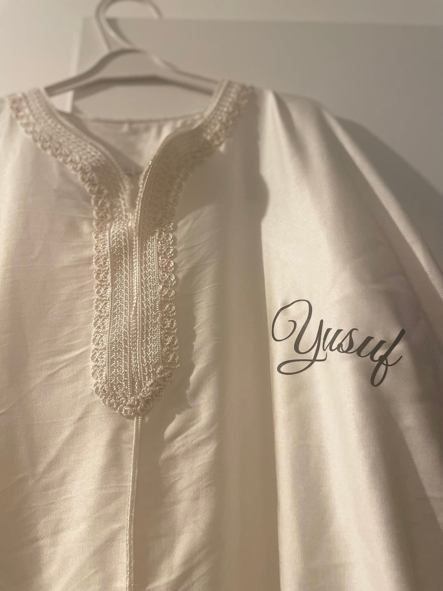qamis personnalisé